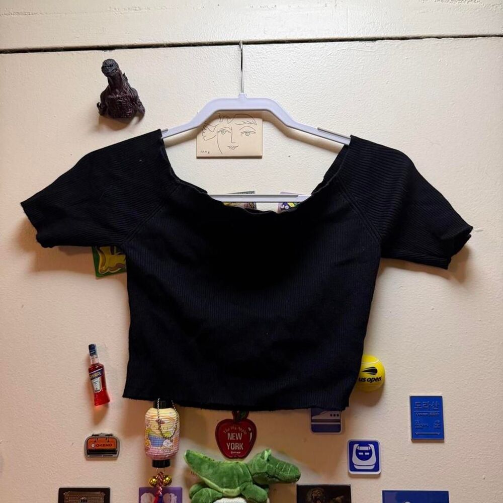 Forever-21 Women's Black Crop-top